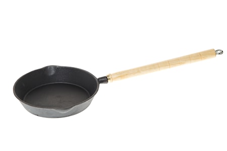 Gjutjärnspanna med handtag